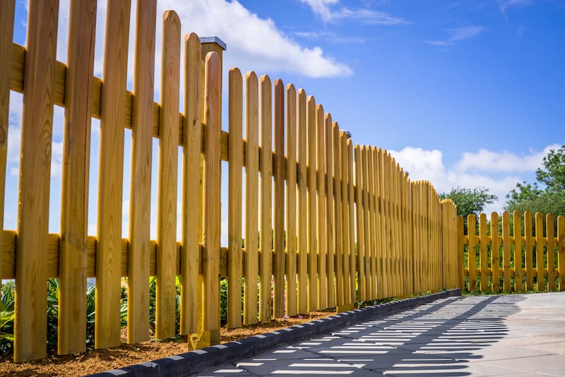 Fence cleaning